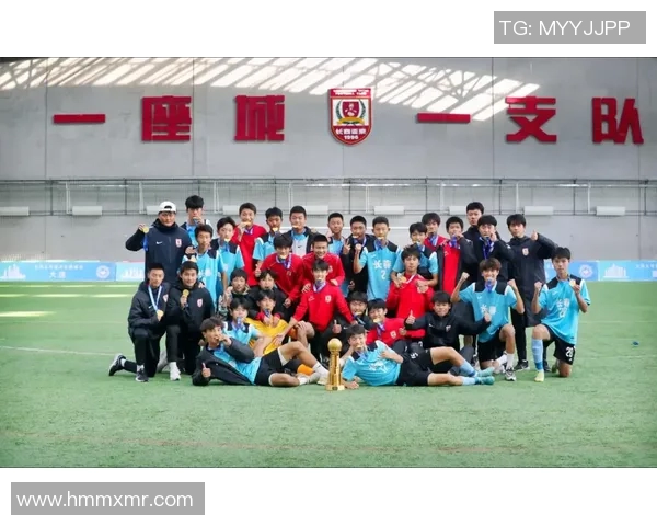 全国锦标赛分析:上海足球队团队协作展现出的默契与实力 全国锦标赛分析:上海足球队团队协作展现出的默契与实力